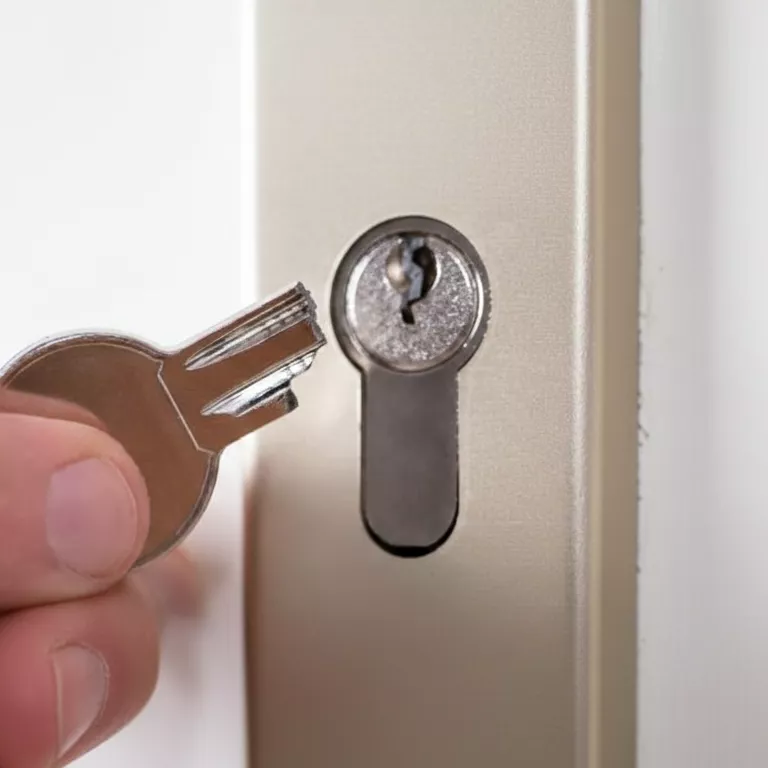 Llave partida dentro del cilindro